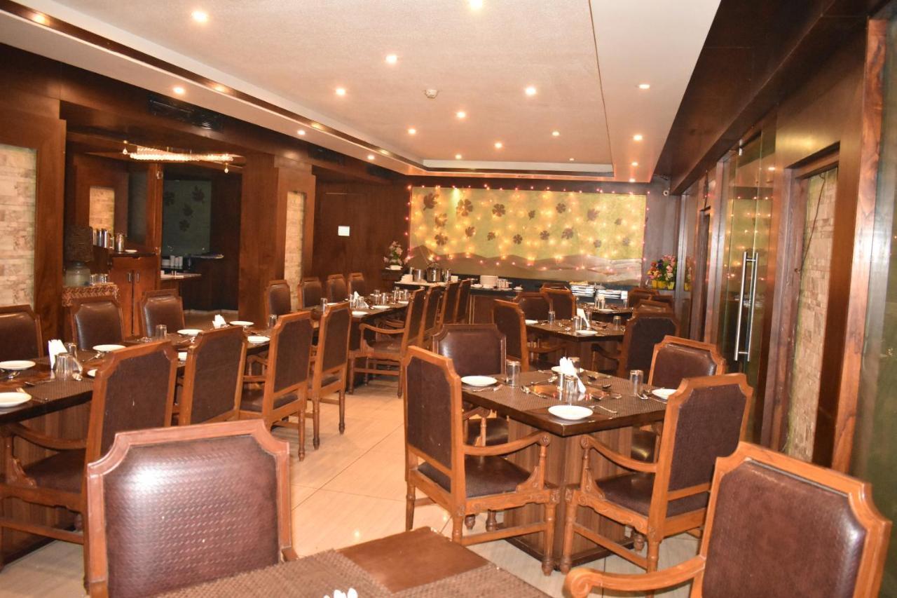 皇家酒店 阿穆达巴 外观 照片